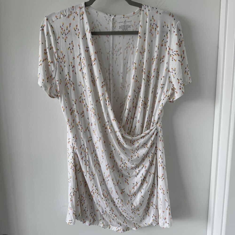 NWT Lane Bryant Womens Top White Floral Faux Wrap Blouse Short Sleeve Size 18/20